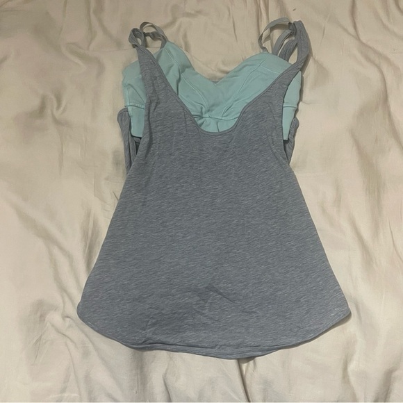 Lululemon Twist & Turn Tank Size 2 - Picture 9 of 10